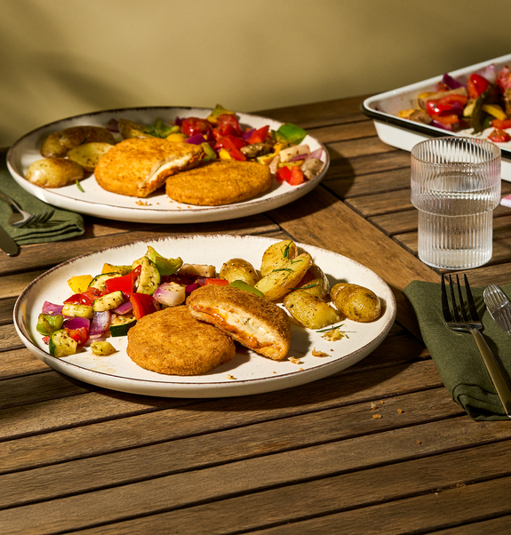 Veganes Knusper Bleu mit mediterranem Ofengemüse