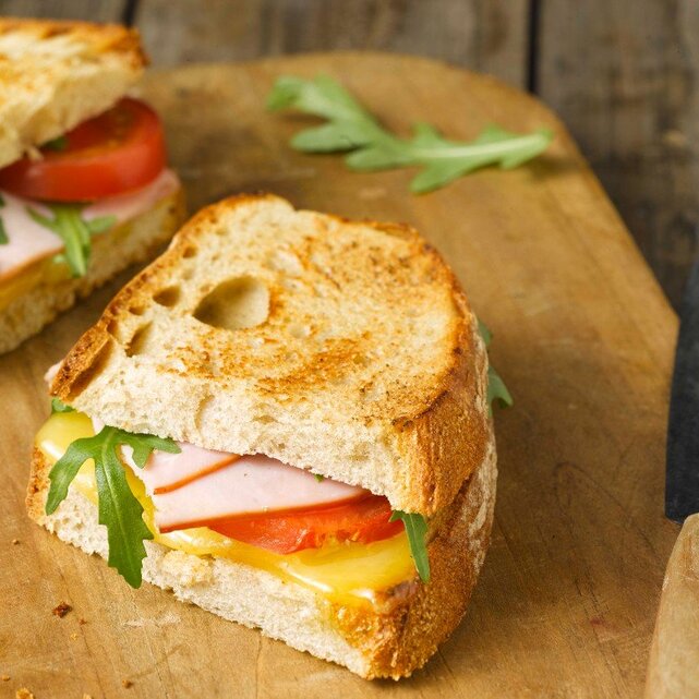 Rustikales Sandwich mit Schinken &amp; Käse | Rügenwalder Mühle