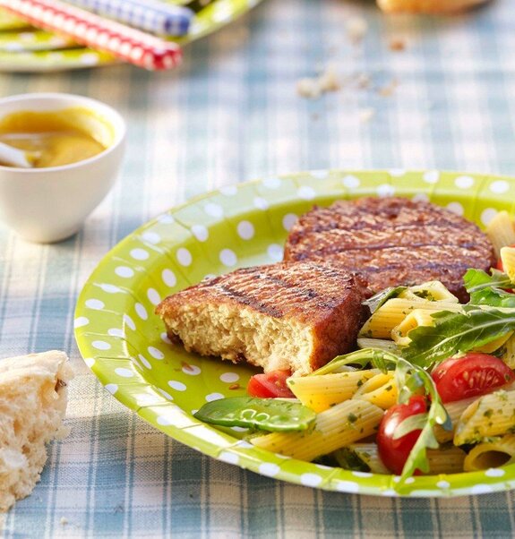 Vegane Frikadellen mit Nudelsalat