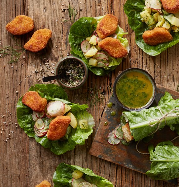 Salat-Wraps mit veganen Nuggets