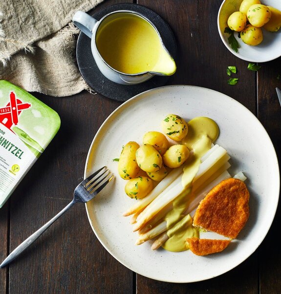 Spargel mit Veganem Mühlen Schnitzel | Rügenwalder Mühle