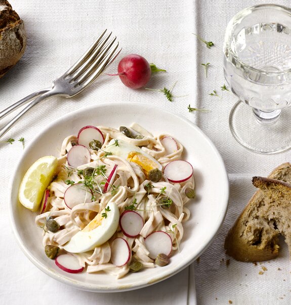 Eier-Kapernsalat mit veganer Mortadella