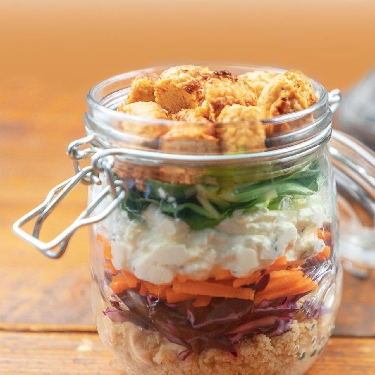 Lunch im Glas mit veganen Frikadellen | Rügenwalder Mühle