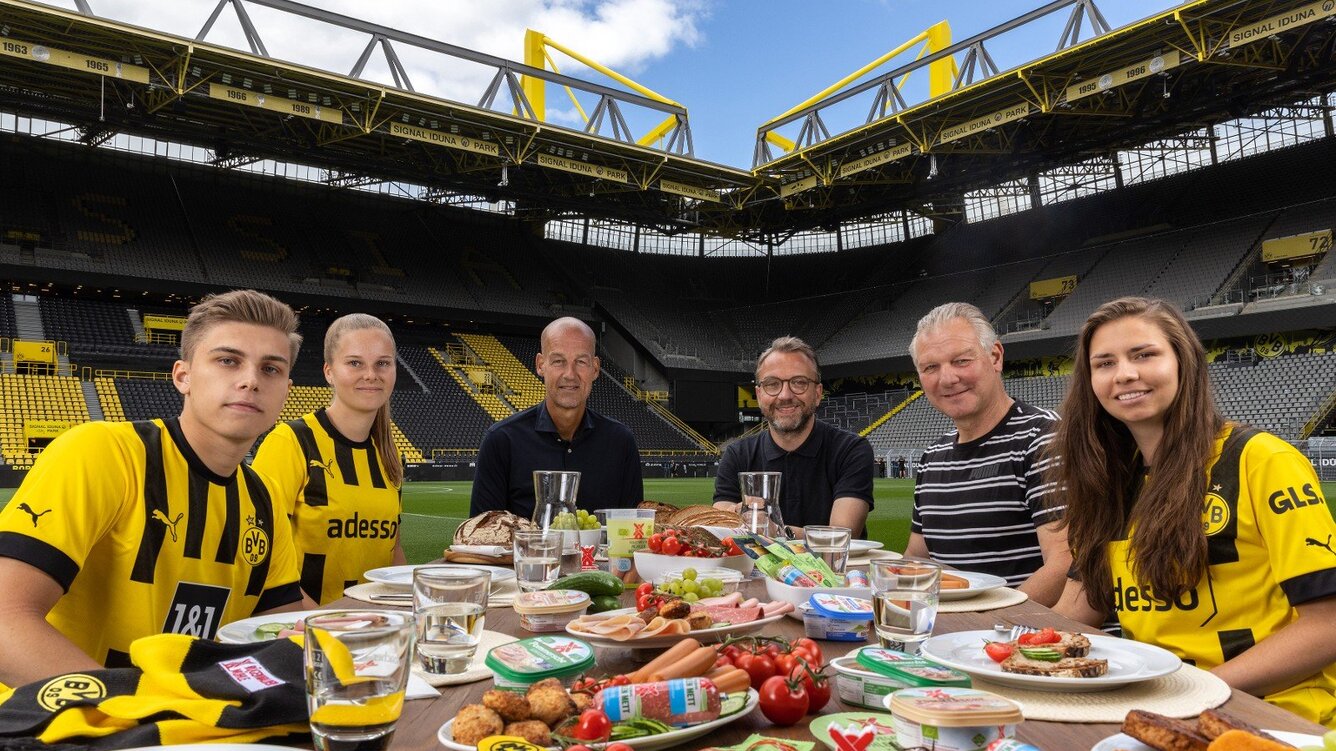 Pressebild BVB Borussia Dortmund und Rügenwalder Mühle schließen Partnerschaft